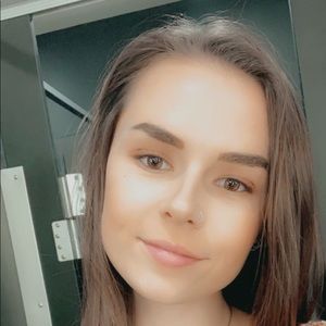 Meet your Posher, Chloe